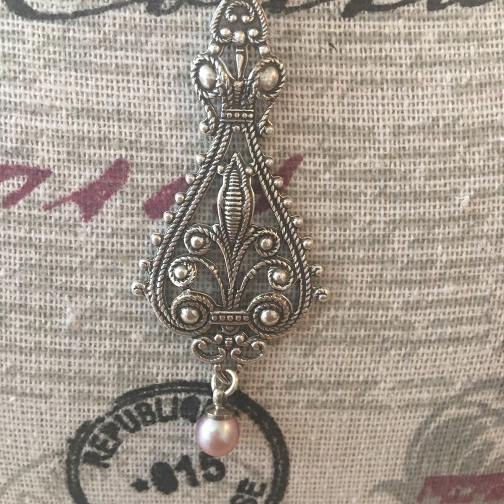 Vantel pearl antique looking necklace